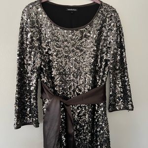Isabella Oliver Maternity Sequin Tunic Dress Gunmetal w/sash . Dry cleaned.